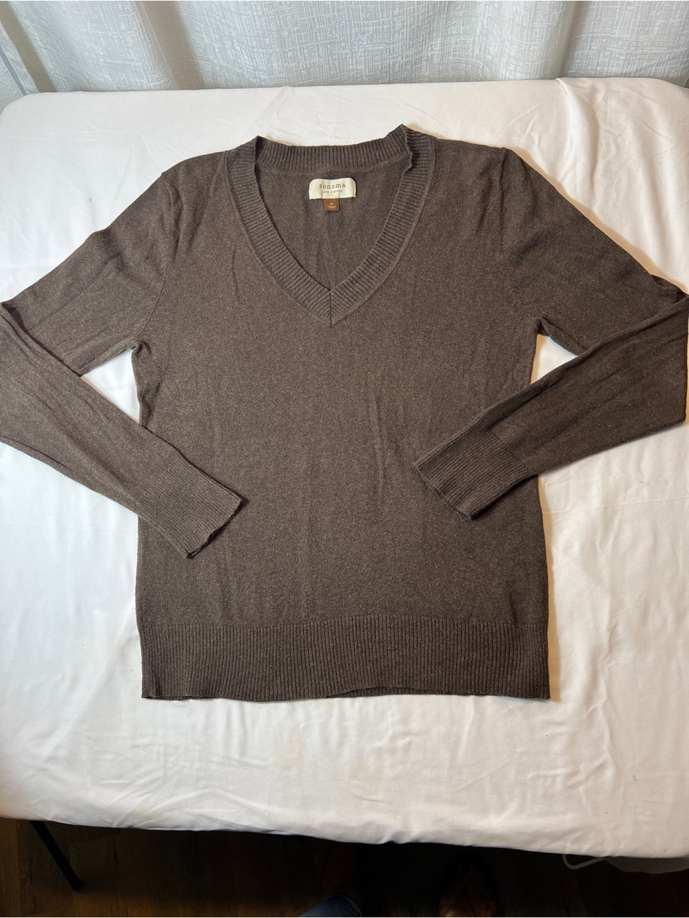 Sonoma V-Neck Sweater in Brown Size Medium